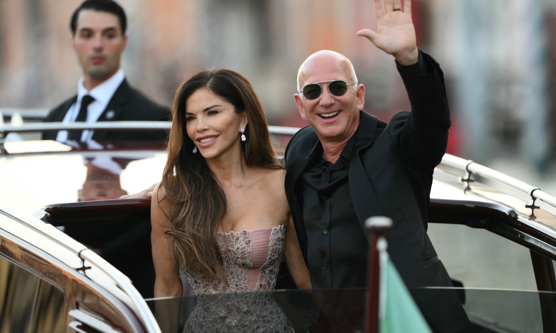 Jeff Bezos and Lauren Sánchez