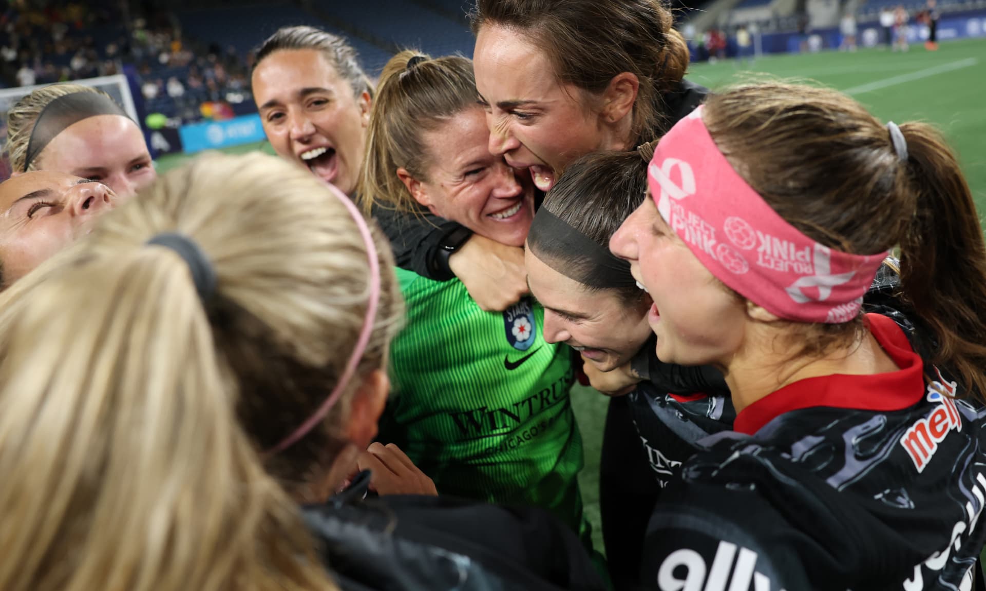 Players of Chicago Stars celebrates with teammate Alyssa Naeher #1 after a NWSL match